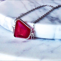 • DÉESSE • Le collier Argent massif + Calcédoine fuchsia